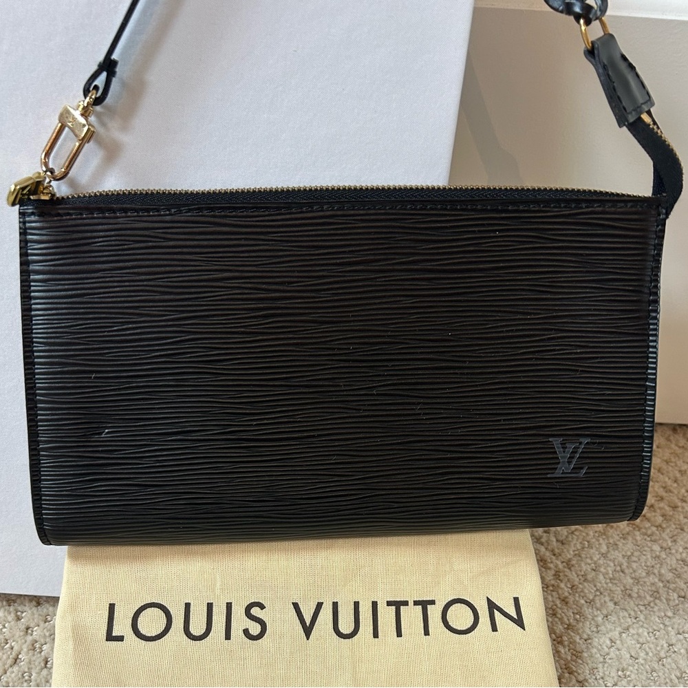 Louis Vuitton Black Epi Leather Pochette Accessoire